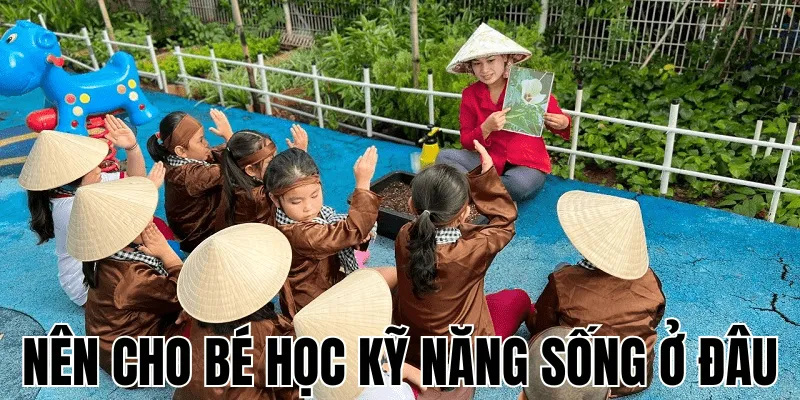 Nên Dùng Quạt Sưởi Hay Đèn Sưởi Cho Bé? Ưu Và Nhược Điểm Cần Biết